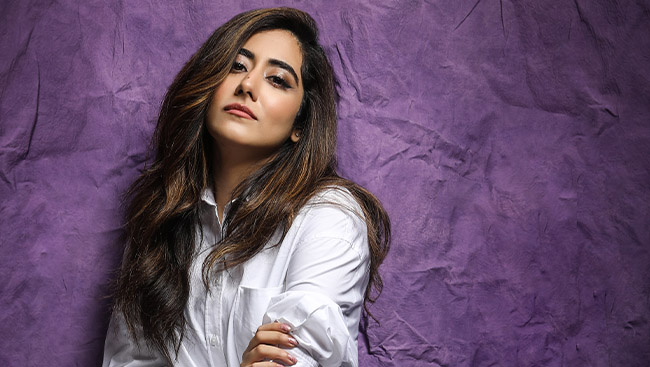 Jonita Gandhi Age, Family, Bio, Life and Career
