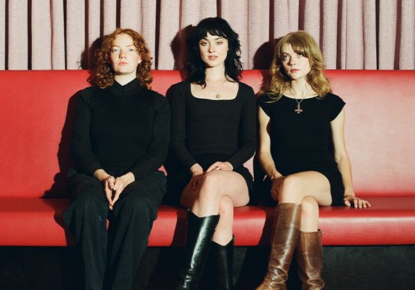 Folk Bitch Trio Age, Family, Bio, Life & Career: Everything You Need to Know
