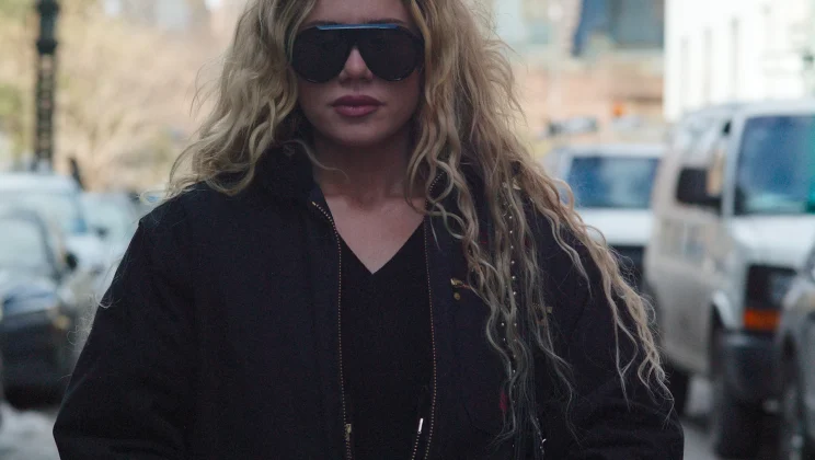Singer Slayyyter Age, Family, Bio, Life and Career