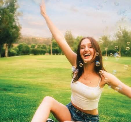 Get to Know Singer Sadie Jean: Age, Background, Personal Life & Career Growth